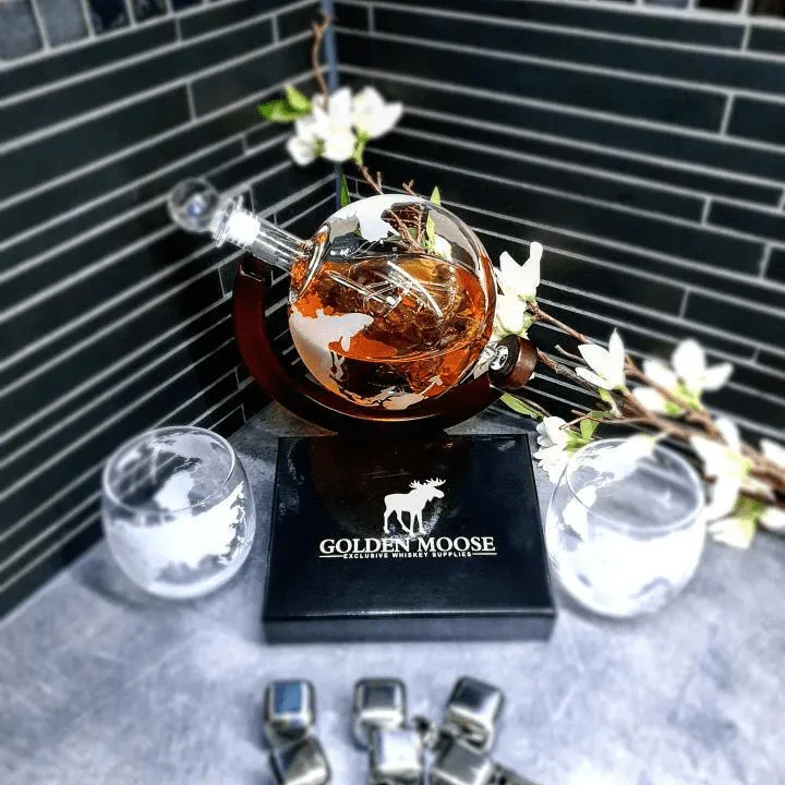 Whiskeykaraff Globe 85 cl med 2 glas och 8 whiskeystenar